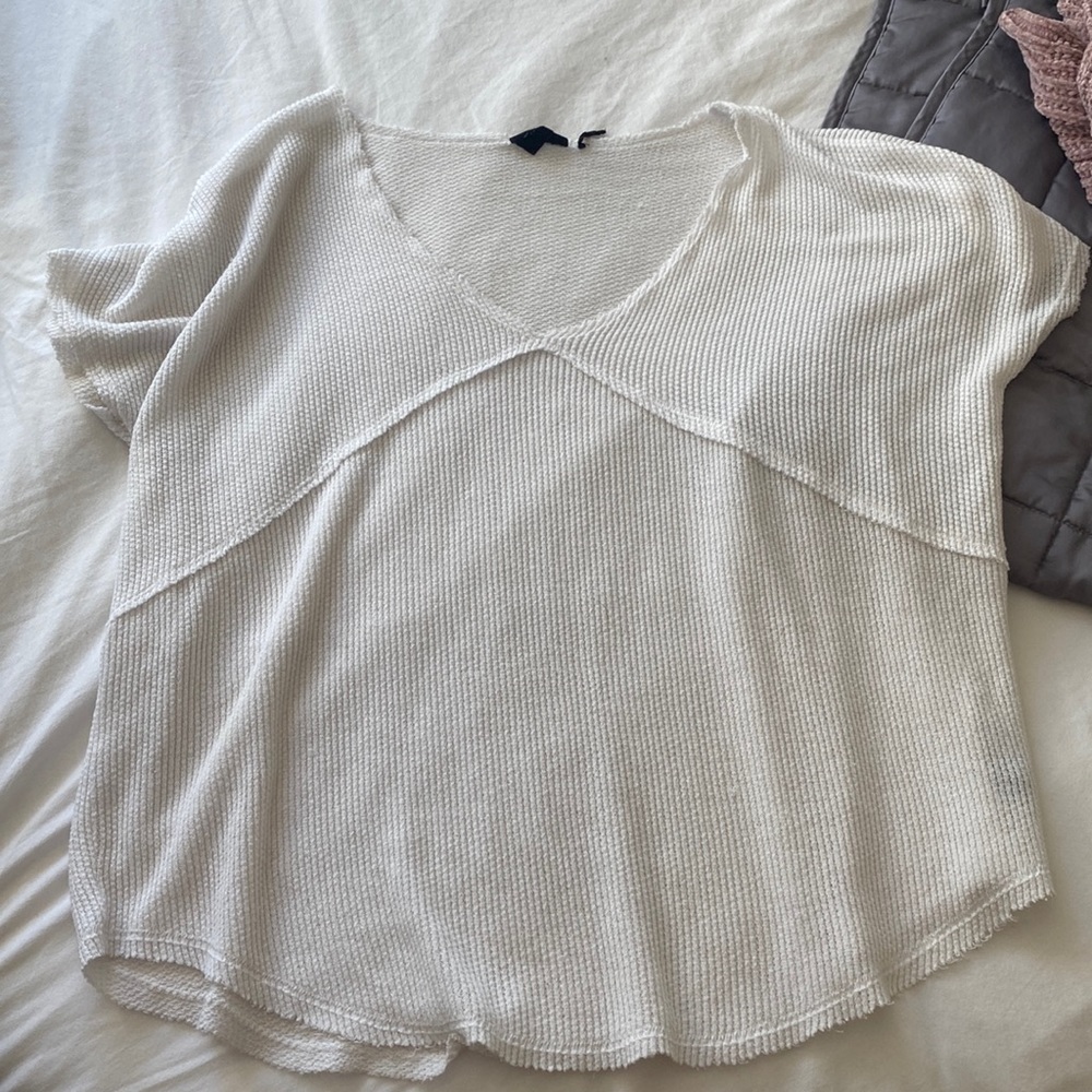 White urban knit short sleeve